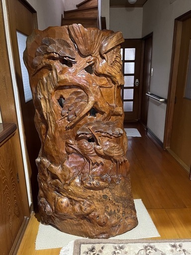 衝立(鶴と松が彫刻され縁起物) 天然木