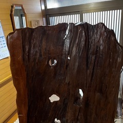 衝立(鶴と松が彫刻され縁起物) 天然木の画像