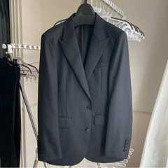 DRESSTERIOR スーツの画像