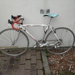 商談中　昔の競技用自転車？