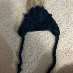ブルーベリーヒルのボンボンニット