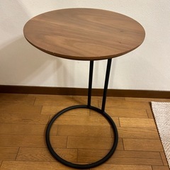 美品！サイドテーブル