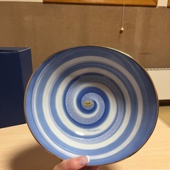 【未使用】有田焼　丸皿　ブルー　きんぶちの画像