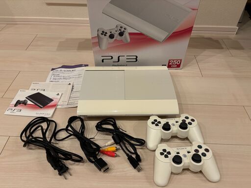 【中古】9月上旬掲載終了予定：PS3 Classic White（本体250GB、コントローラー2個、説明書、AVケーブル1本、USBケーブル1本、電源コード1本）