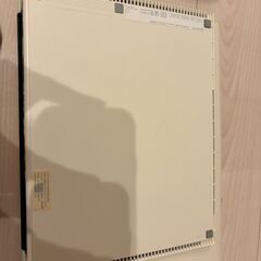 【中古】9月上旬掲載終了予定：PS3 Classic White（本体250GB、コントローラー2個、説明書、AVケーブル1本、USBケーブル1本、電源コード1本）の画像