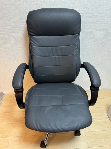 ニトリ　ワークチェアーリカルド　ブレスレザー BK