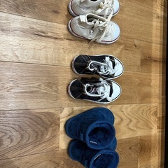 キッズシューズ/コンバース、リーバイス、ムートンブーツの画像