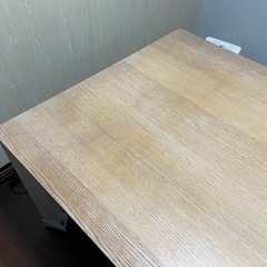 
ダイニングテーブルの画像