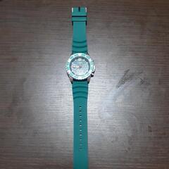 CITIZEN 時計　緑の画像