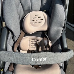 combi コンビ ベビーカートの画像
