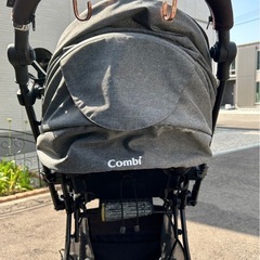 combi コンビ ベビーカートの画像