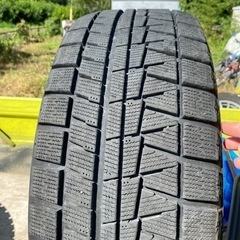 車のパーツ タイヤ、ホイールの画像