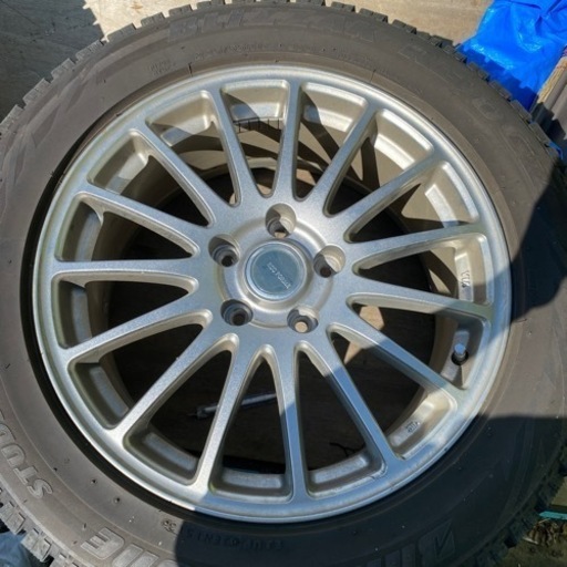 車のパーツ タイヤ、ホイール