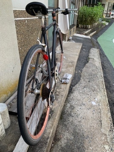 値下げしました　現状販売　クロスバイク　８段変速　スリックタイヤ　