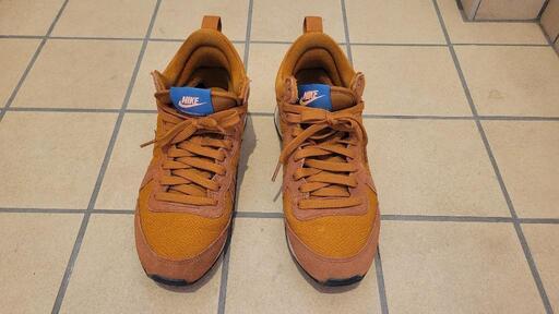NIKE スニーカー
