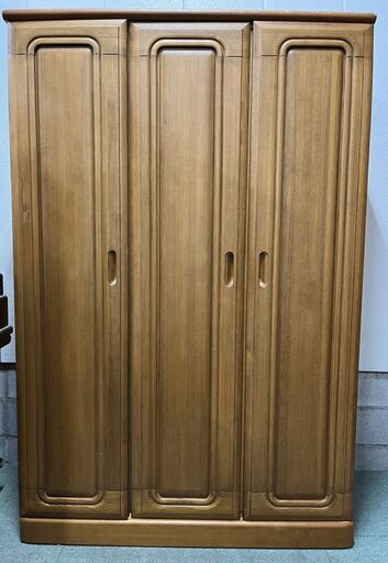 府中家具 宮崎家具 ワードローブ 3枚扉 大型 天然木無垢 シオジ 幅128cm×奥行56.5cm×高さ195cm
