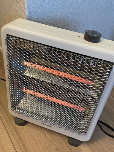 アイリスオーヤマ　ハロゲンヒーター　電気ストーブ