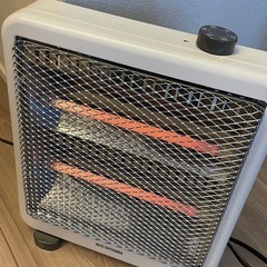 アイリスオーヤマ　ハロゲンヒーター　電気ストーブ