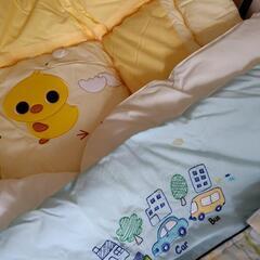 ベビーベッド　布団付きの画像