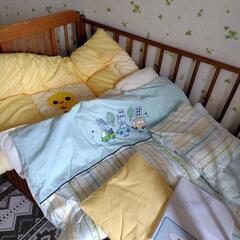 ベビーベッド　布団付きの画像