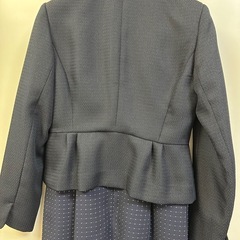 ワンピースとジャケットセットの画像