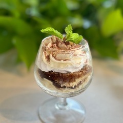 緑いっぱいのおしゃれなカフェで仕事してみませんか？の画像