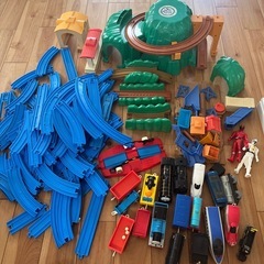 プラレール　トーマス　おもちゃ　