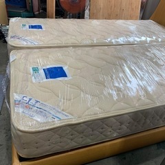 🆘綺麗なクインダブルベッドセット(set queen bed)の画像