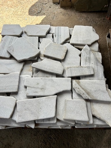 天然石　　乱形　白