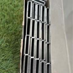 MAX Jステープル(肩幅4ミリ) メッキ シロ422Jシロ 22mm 5,000本（5,000本×5箱/ケース➕4400本） の画像