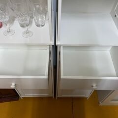 キャビネット　ホワイト　スリム　ガラス扉付きの画像