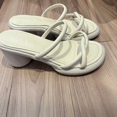 ヒールサンダルの画像