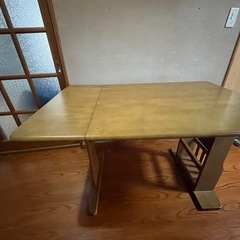 ダイニングテーブル