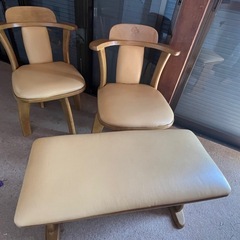 ダイニングテーブルの画像