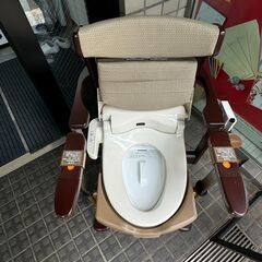 【新品・未使用】洗浄機能付きポータブルトイレの画像
