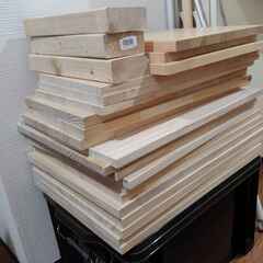【引取募集/無料】DIY用 角材・木材・ツーバイ材[2x4]・天板・端材の画像