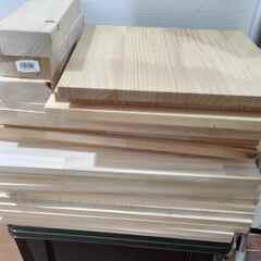 【引取募集/無料】DIY用 角材・木材・ツーバイ材[2x4]・天板・端材の画像