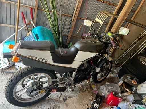 スズキ GF250SS
