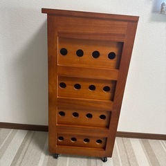 木製キッチンワゴンの画像