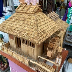 茅葺き屋根風建築模型　仕掛け付き　手作り　ハンドメイドミニチュア