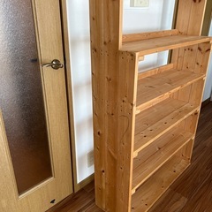 木製収納棚の画像