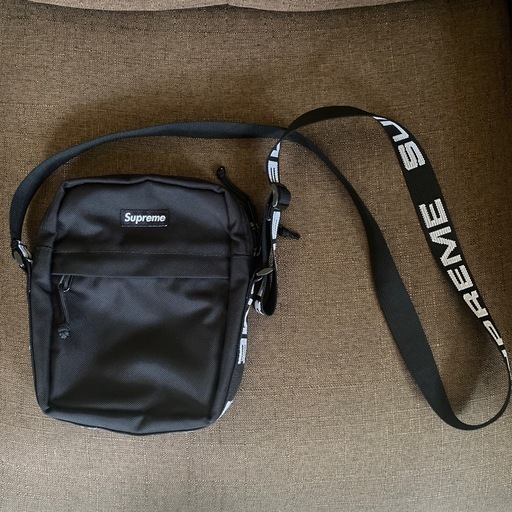 supreme 18ssショルダーバッグ
