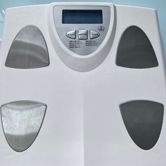 白い体重計