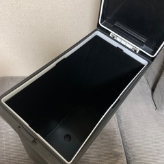 【ワンタッチオープン式】黒ダストボックスの画像
