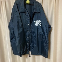 湾岸署ジャンパー、ネスタ
 