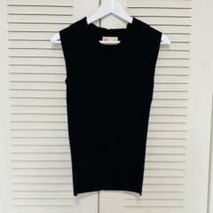 NANO universe　スリットネックカラートップスの画像