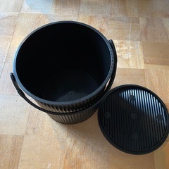 蓋つきバケツ スツール 踏み台にも 黒ブラックの画像
