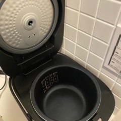 TOSHIBA 炊飯器の画像