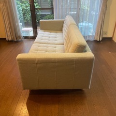 IKEA3人掛けソファの画像