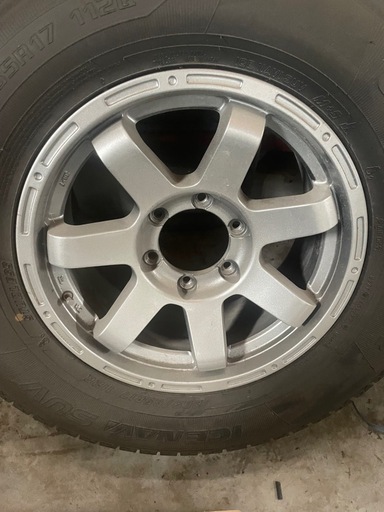 ハイラックス.プラド、ランクル等　265/65/17 スタッドレス　2021年製
。